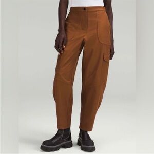Lululemon roasted brown Utilitech cargo pants size 28